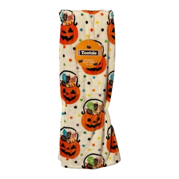Halloween soft blanket Tootsie roll candy 70x60 inches large size - Picture 1 of 6